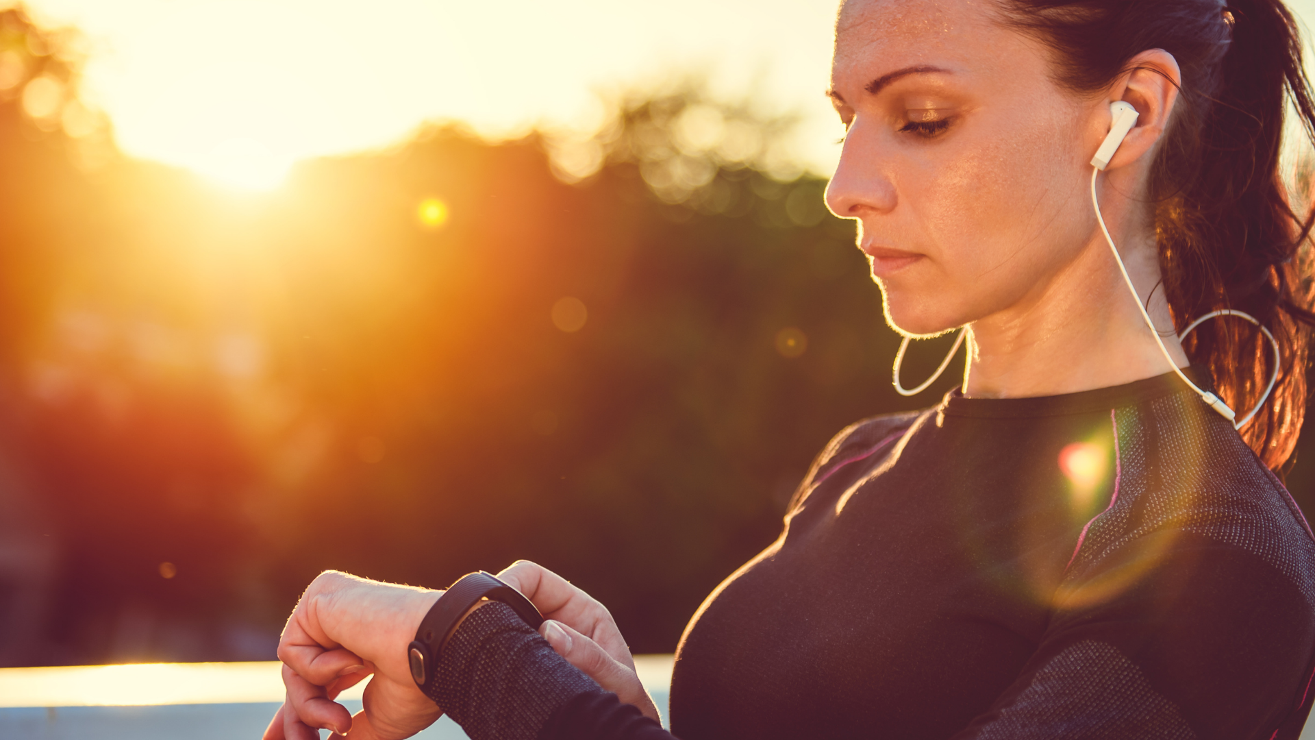 You are currently viewing Top 4 Highly Popular Fitness Trackers for the Year 2021