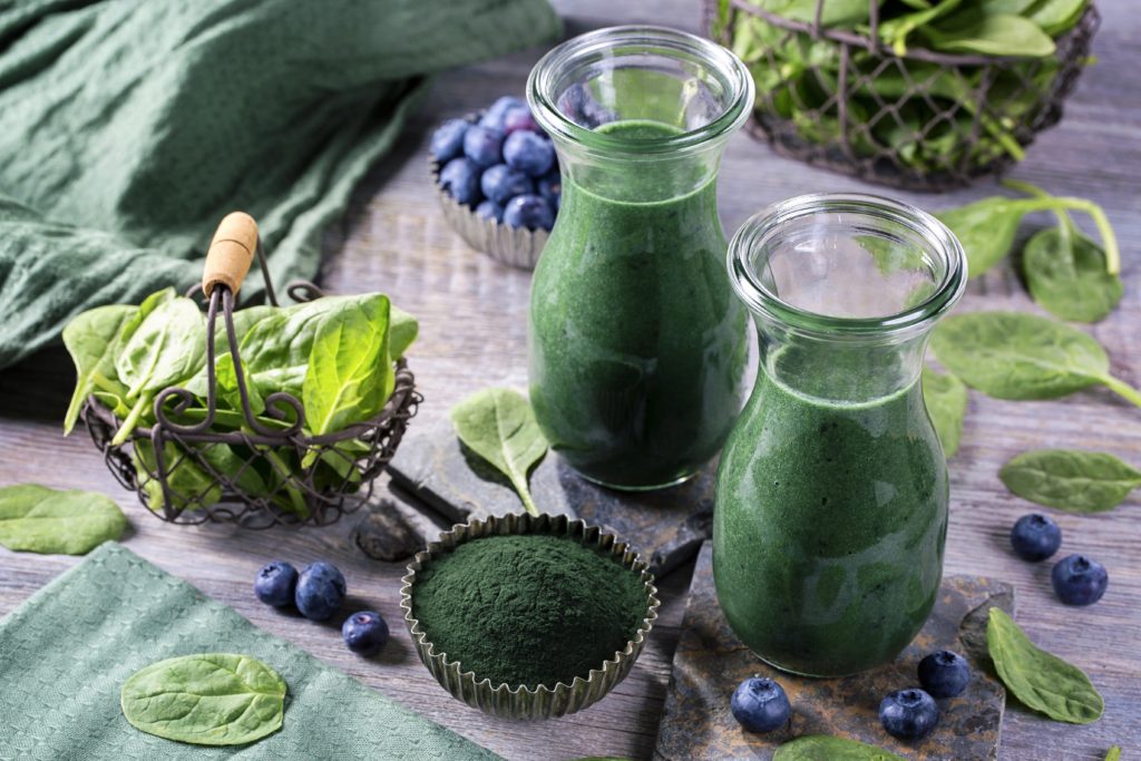 Spirulina benefits: Pre-workout smoothie