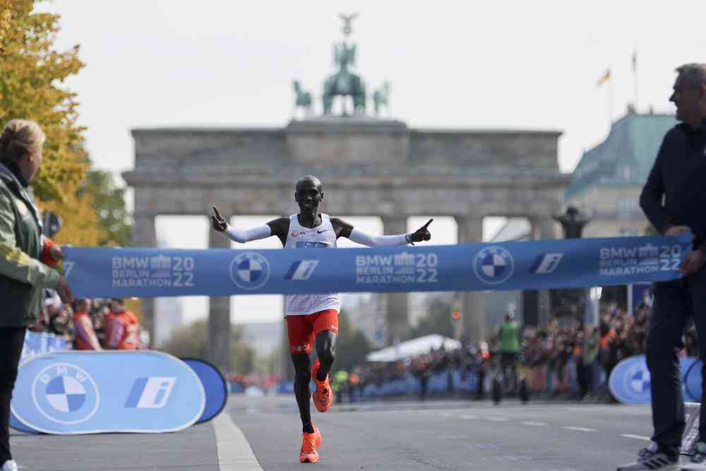 Read more about the article Eliud Kipchoge Smashes Marathon World Record